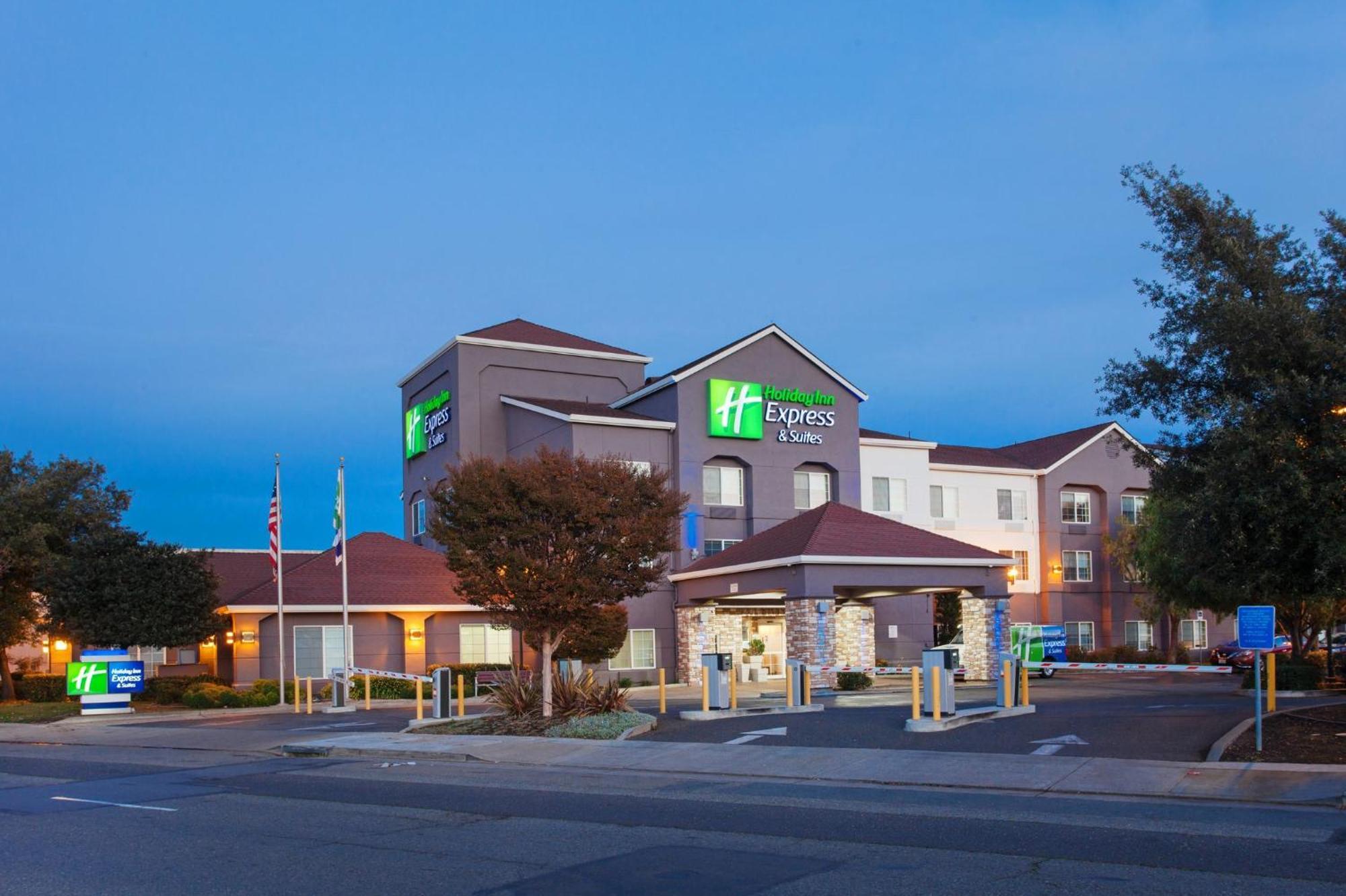 Holiday Inn Express & Suites Oakland - Airport By Ihg Exterior foto