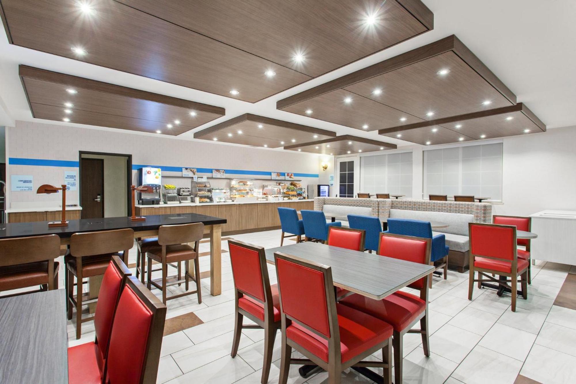 Holiday Inn Express & Suites Oakland - Airport By Ihg Exterior foto