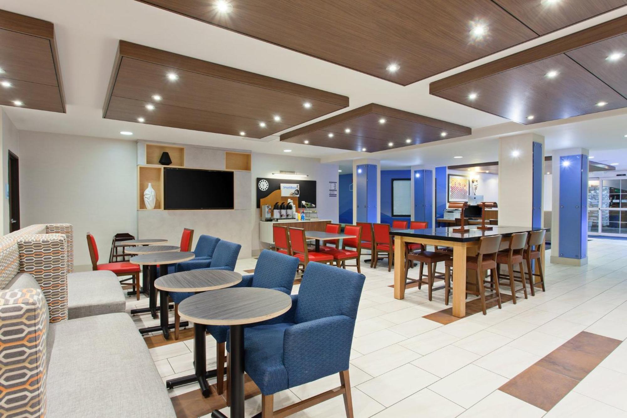 Holiday Inn Express & Suites Oakland - Airport By Ihg Exterior foto