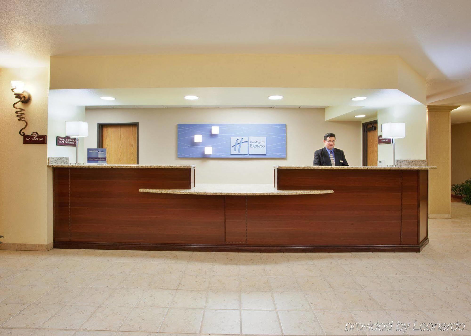 Holiday Inn Express & Suites Oakland - Airport By Ihg Exterior foto