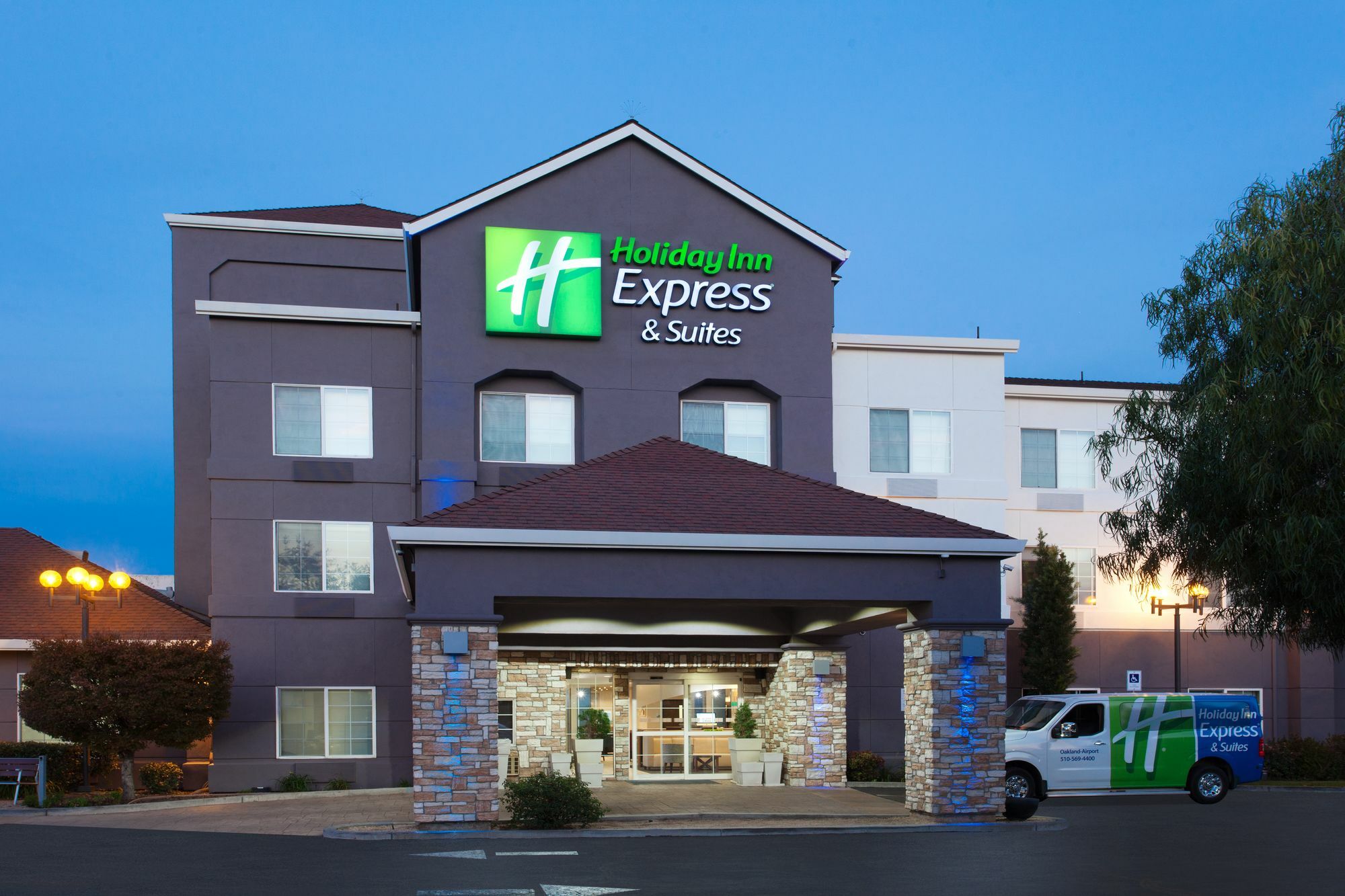 Holiday Inn Express & Suites Oakland - Airport By Ihg Exterior foto